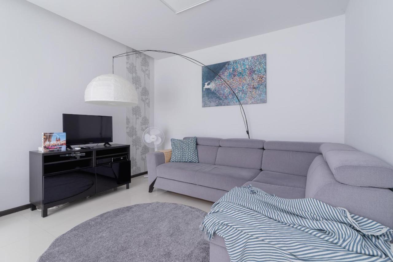 Wonderful Apartment Garden Residence By Noclegi Renters Cracóvia Exterior foto